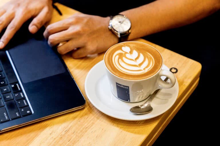 Posting Every Day But No Orders? The F&B content strategy for restaurants 2026