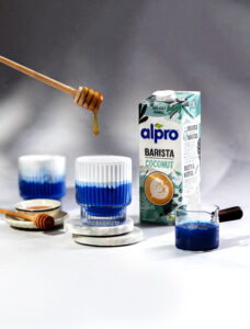 BUTTERFLY PEA COCONUT LATTE HONEY 