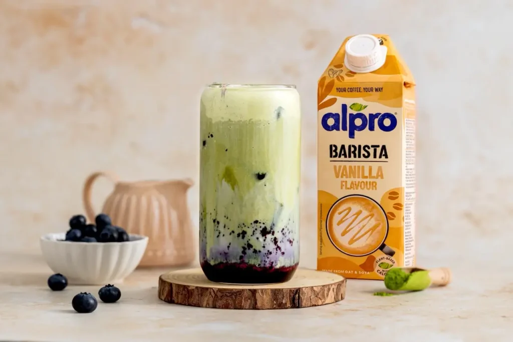 Cloudy Blueberry Matcha - Food on Focus